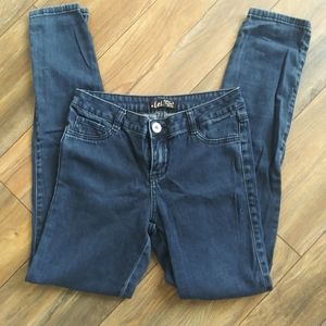 junior l.e.i pants size 9 blue color adjusted